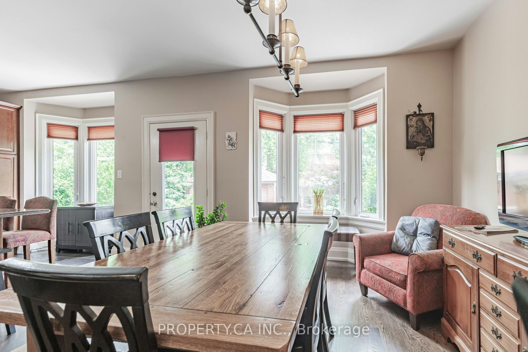 Upper-131 Gillard Avenue, Toronto, ON, M4J 4N7 - 8