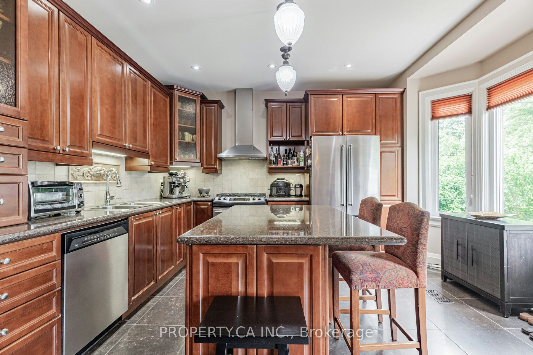 Upper-131 Gillard Avenue, Toronto, ON, M4J 4N7 - 5