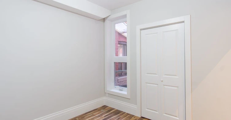 Main-936 Dundas Street E, Toronto, ON, M4M 1R3 - 3