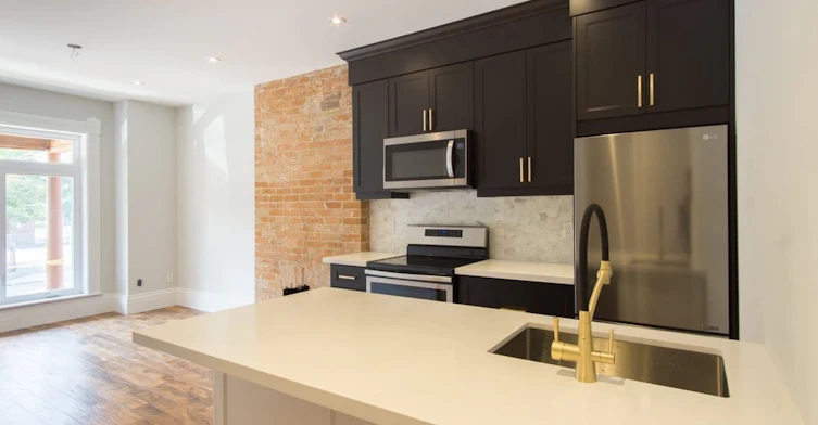 Main-936 Dundas Street E, Toronto, ON, M4M 1R3