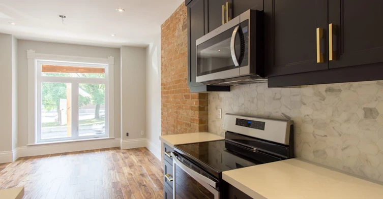 Main-936 Dundas Street E, Toronto, ON, M4M 1R3 - 2
