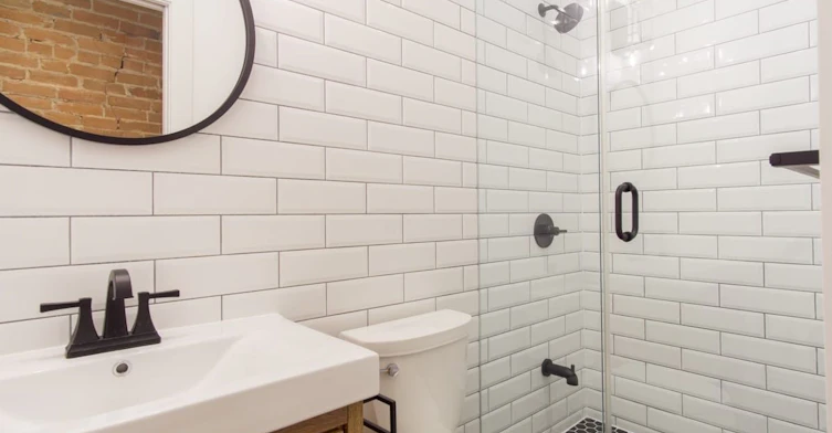 Main-936 Dundas Street E, Toronto, ON, M4M 1R3 - 11