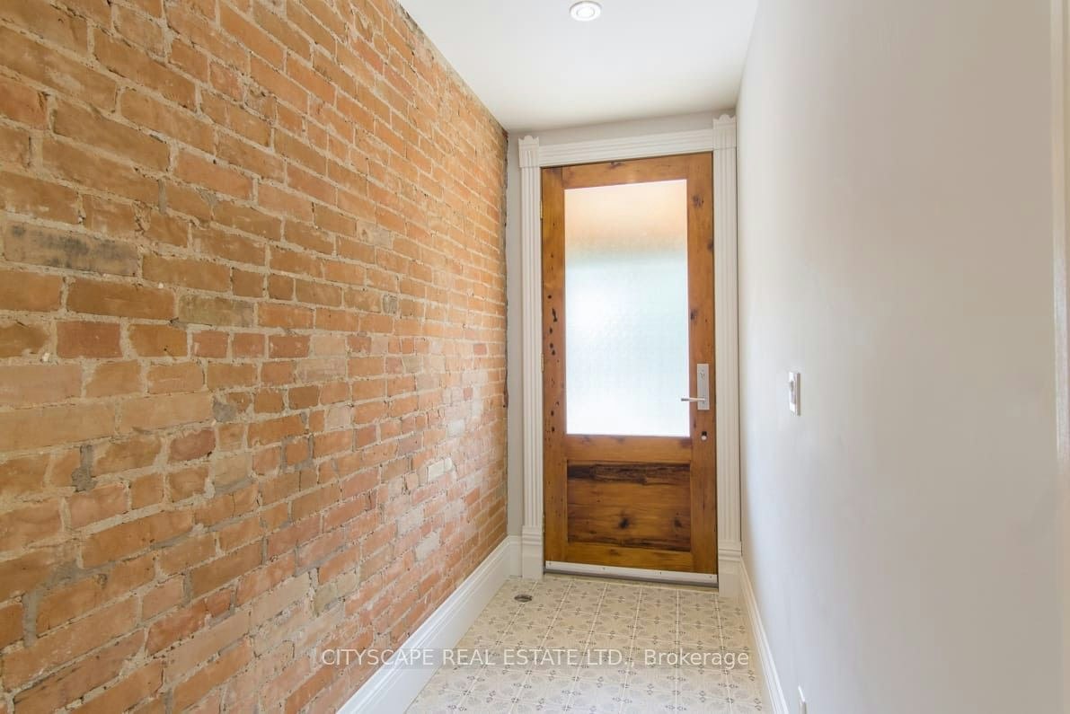 Main-936 Dundas Street E, Toronto, ON, M4M 1R3 - 4