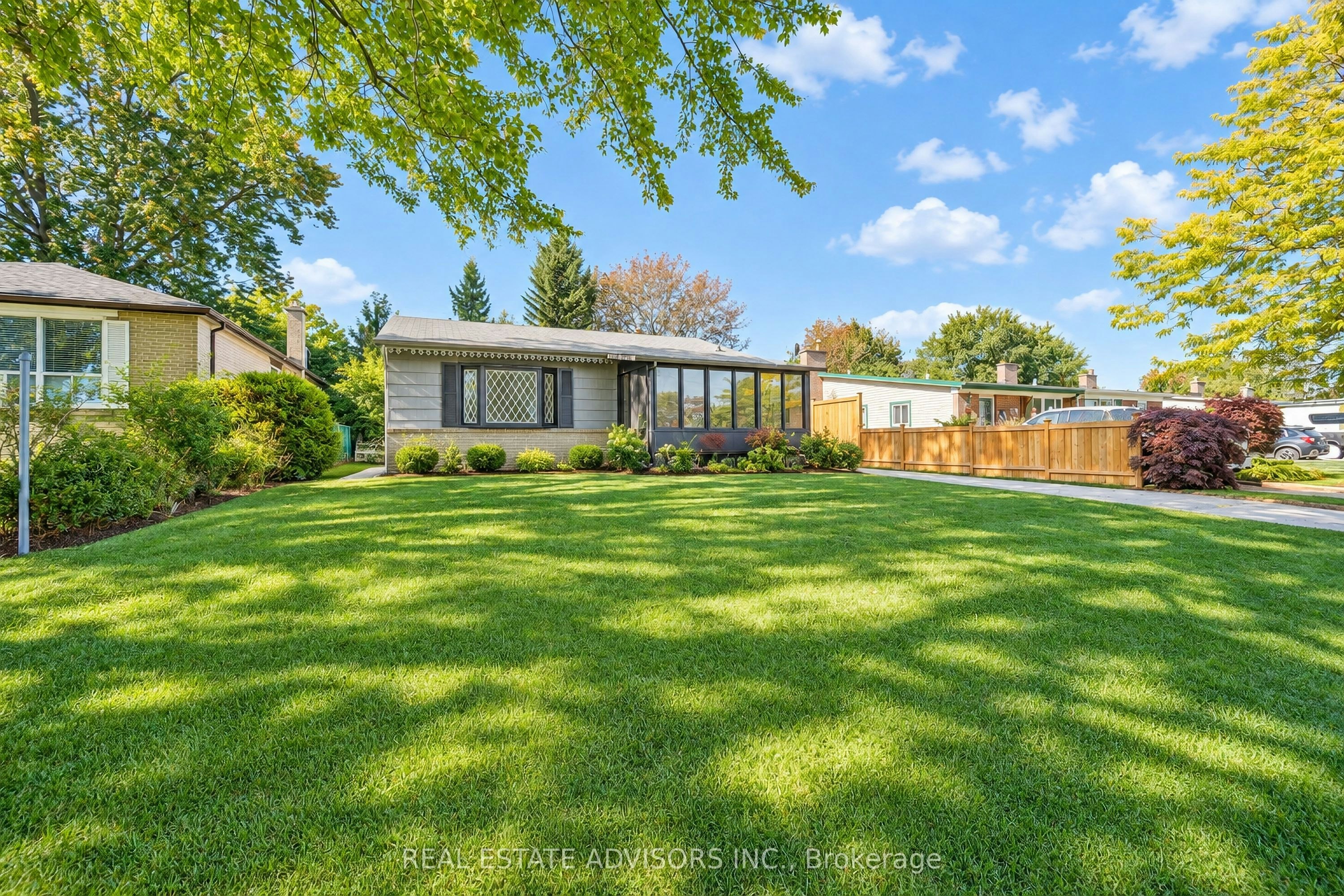 712 Annland Street, Pickering, ON, L1W 1B4