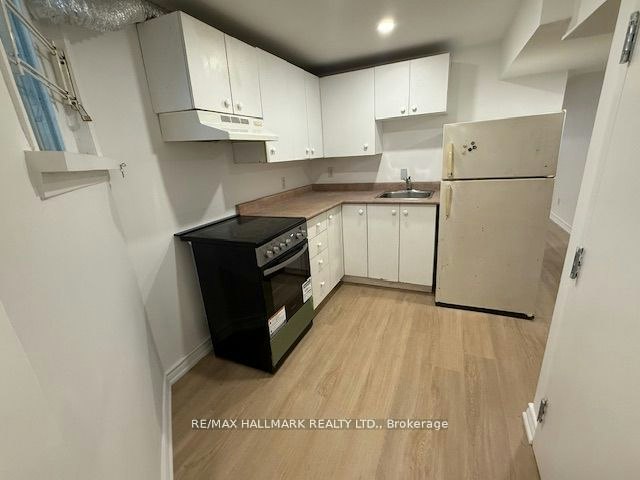 Lower-57 Hiawatha Road, Toronto, ON, M4L 2X7 - 4