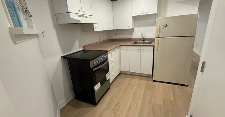 Lower-57 Hiawatha Road, Toronto, ON, M4L 2X7 - 4