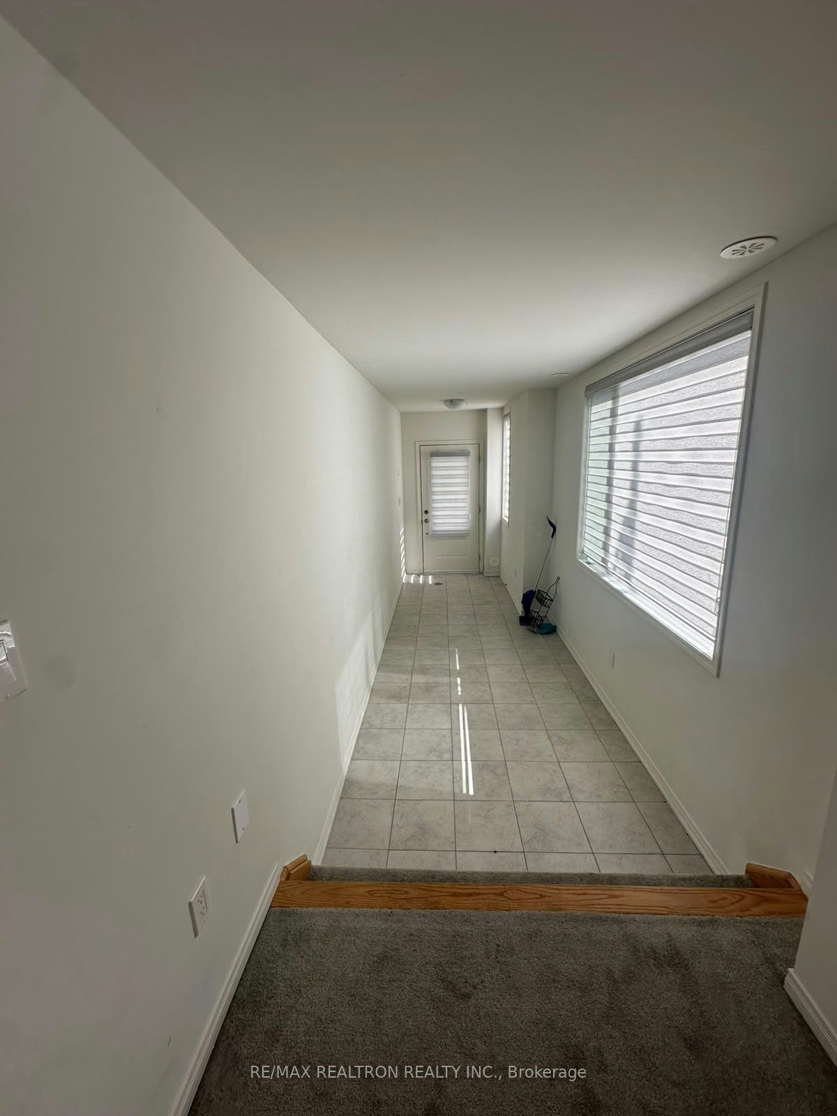 1460 Grand Prairie Path, Oshawa, ON, L1K 3G1 - 2