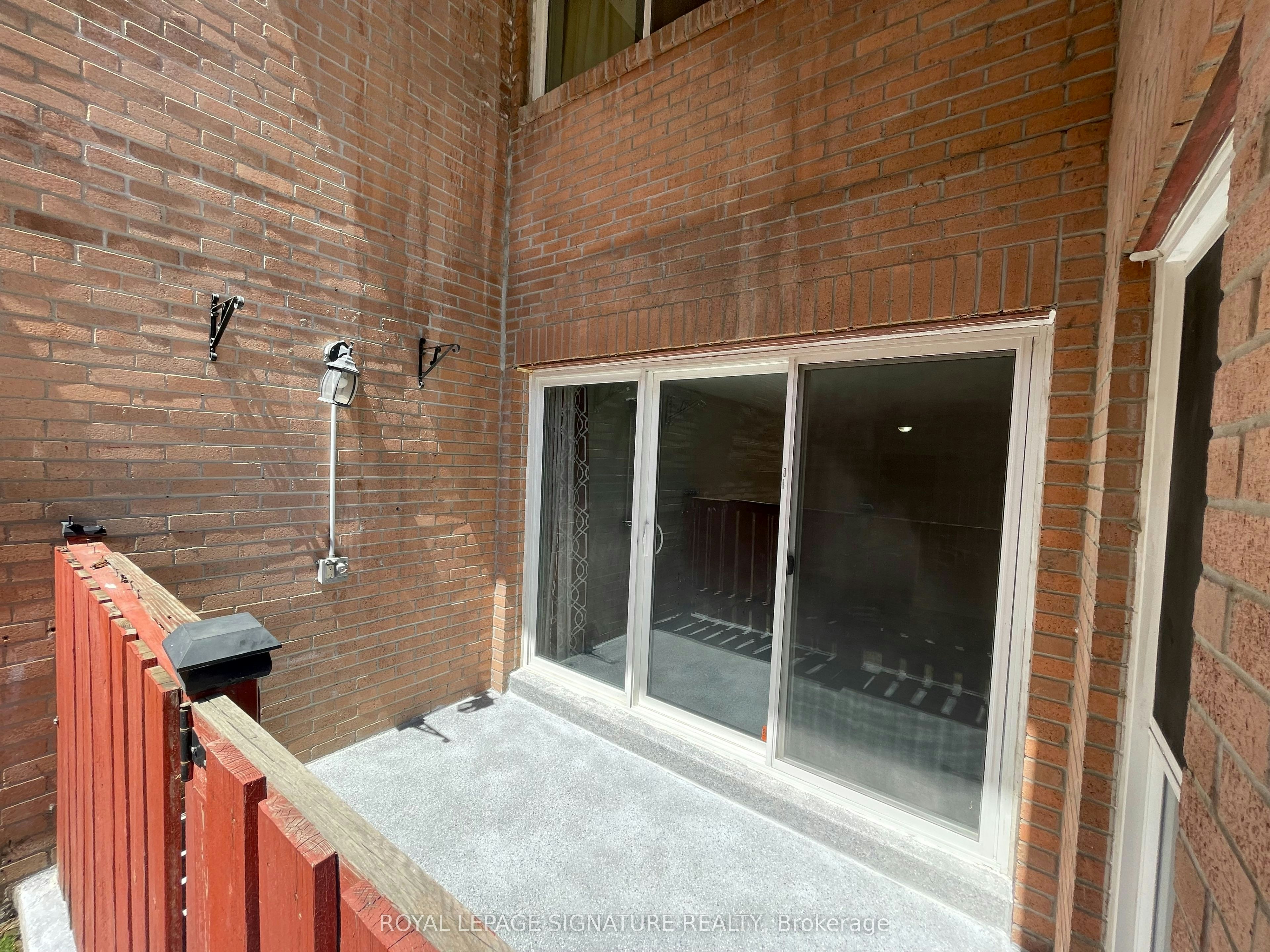 1084-100 Mornelle Court, Toronto, ON, M1E 4X2 - 21
