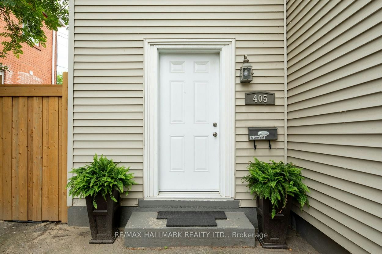 Main Floor-405 Kingston Road, Toronto, ON, M4L 1V1 - 2