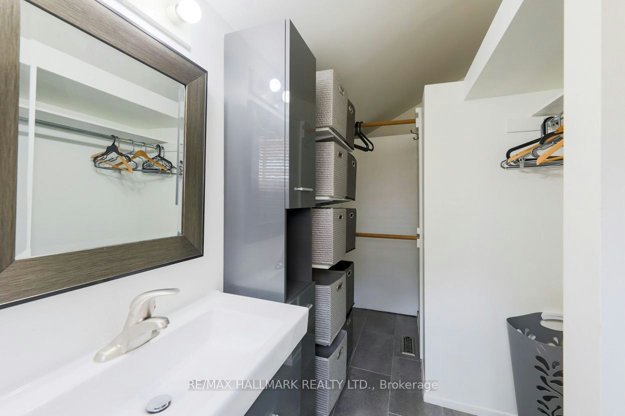 Main Floor-405 Kingston Road, Toronto, ON, M4L 1V1 - 12