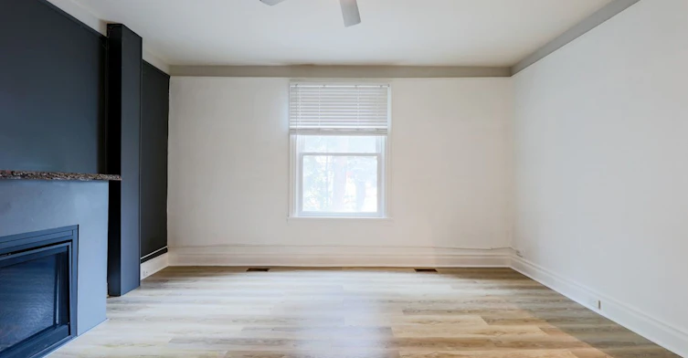 Main Floor-405 Kingston Road, Toronto, ON, M4L 1V1 - 4
