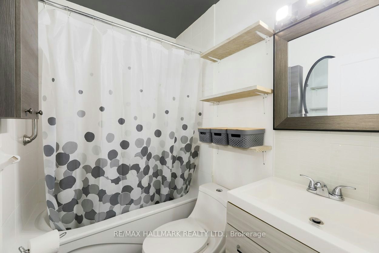 Main Floor-405 Kingston Road, Toronto, ON, M4L 1V1 - 14