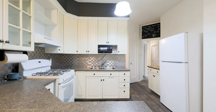 Main Floor-405 Kingston Road, Toronto, ON, M4L 1V1 - 7