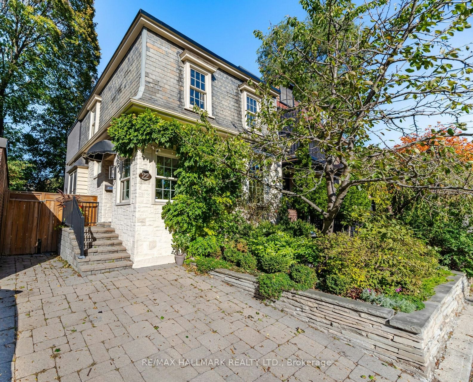 22 Pretoria Avenue, Toronto, ON, M4K 1T3