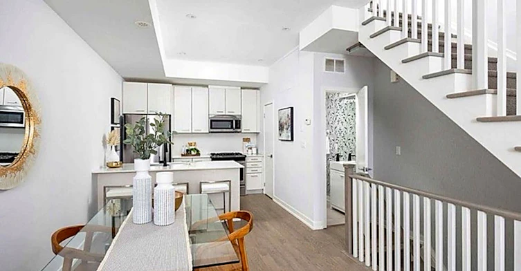 1321 Gerrard Street E, Toronto, ON, M4L 1Y8 - 3