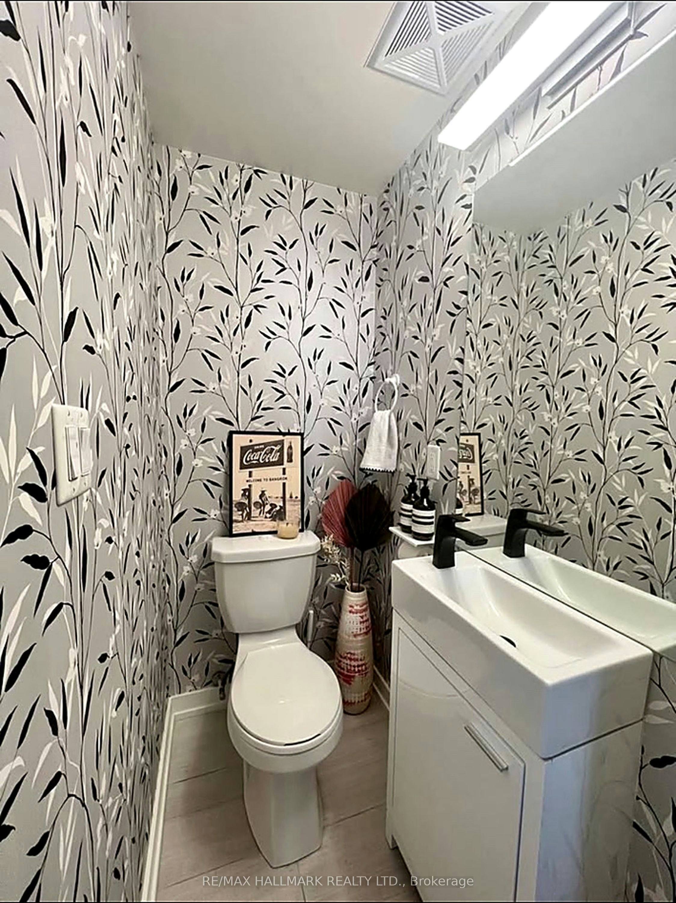 1321 Gerrard Street E, Toronto, ON, M4L 1Y8 - 8