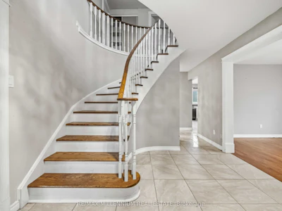 113 Glenabbey Drive - 3