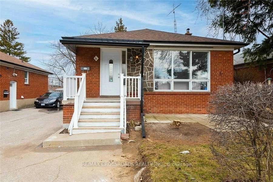 6 Larkhall Avenue, Toronto, ON, M1J 1V1