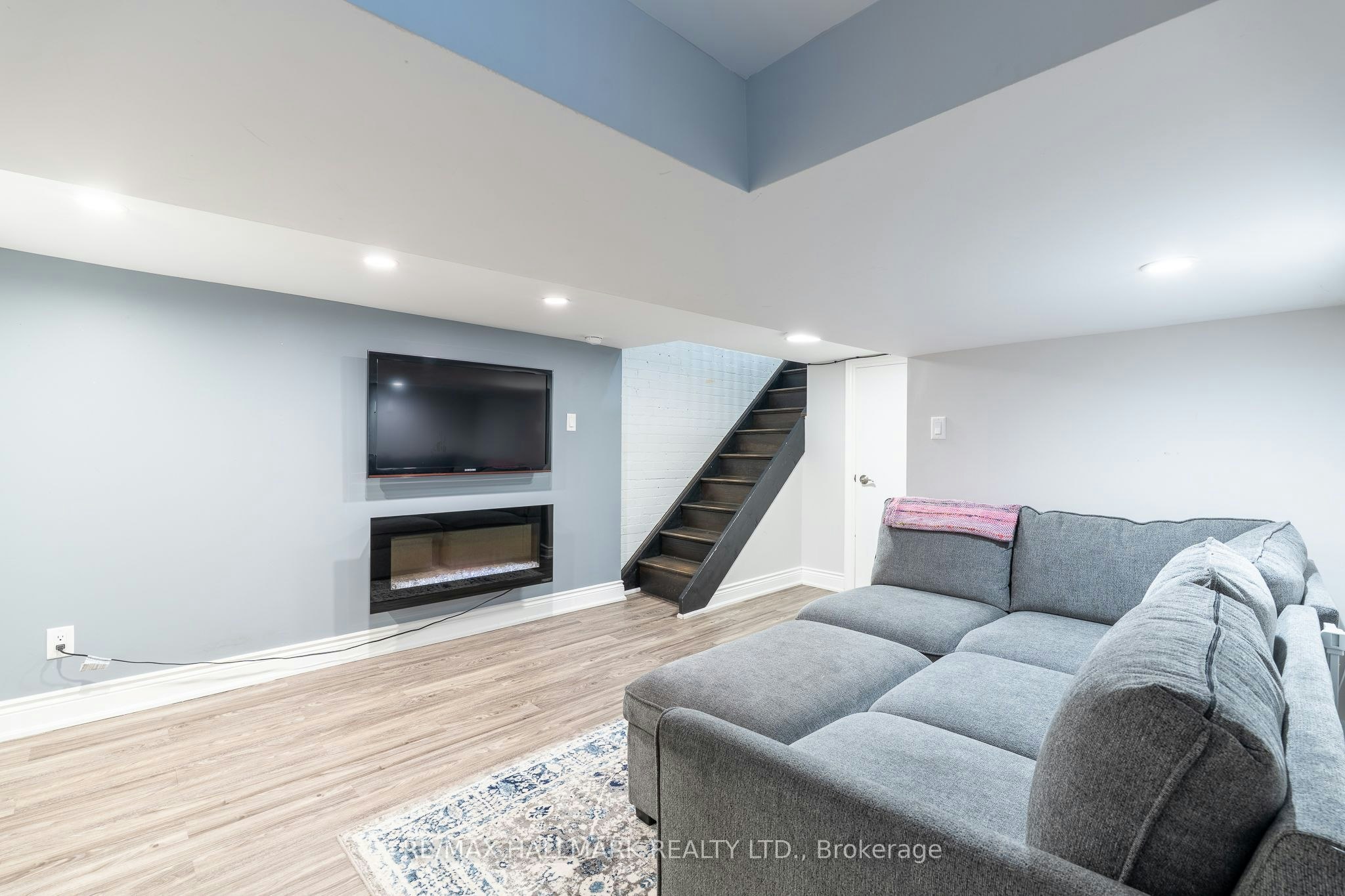 122 Holborne Avenue, Toronto, ON, M4C 2R4 - 21