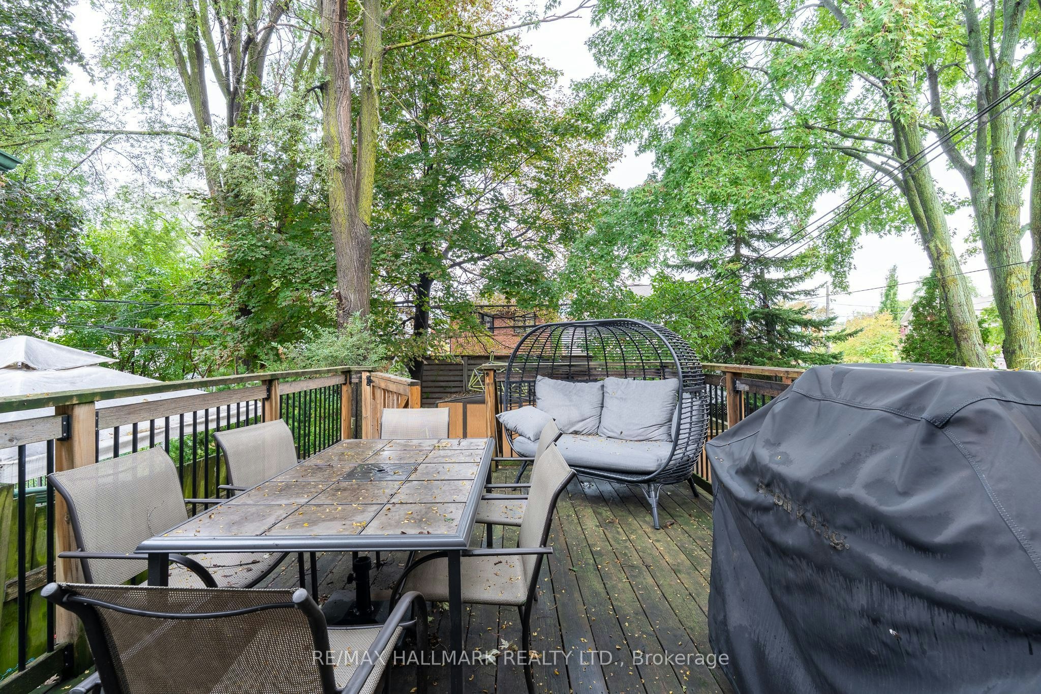 122 Holborne Avenue, Toronto, ON, M4C 2R4 - 25