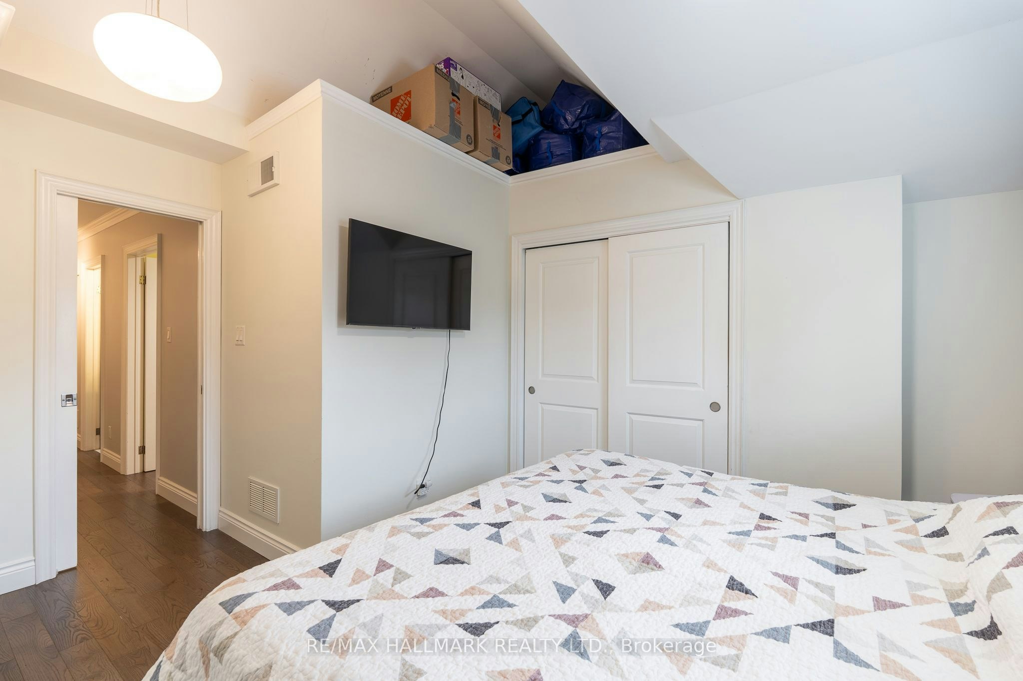 122 Holborne Avenue, Toronto, ON, M4C 2R4 - 16