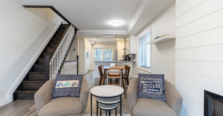 122 Holborne Avenue, Toronto, ON, M4C 2R4 - 3