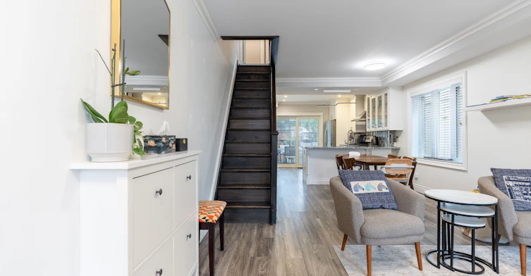 122 Holborne Avenue, Toronto, ON, M4C 2R4 - 6