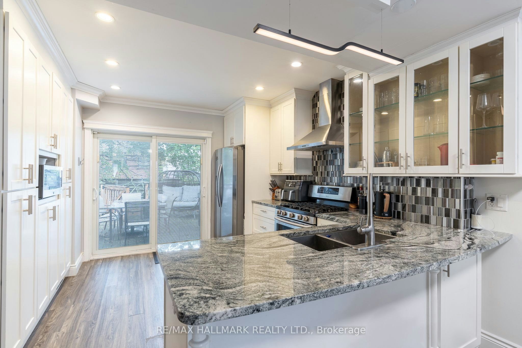 122 Holborne Avenue, Toronto, ON, M4C 2R4 - 10