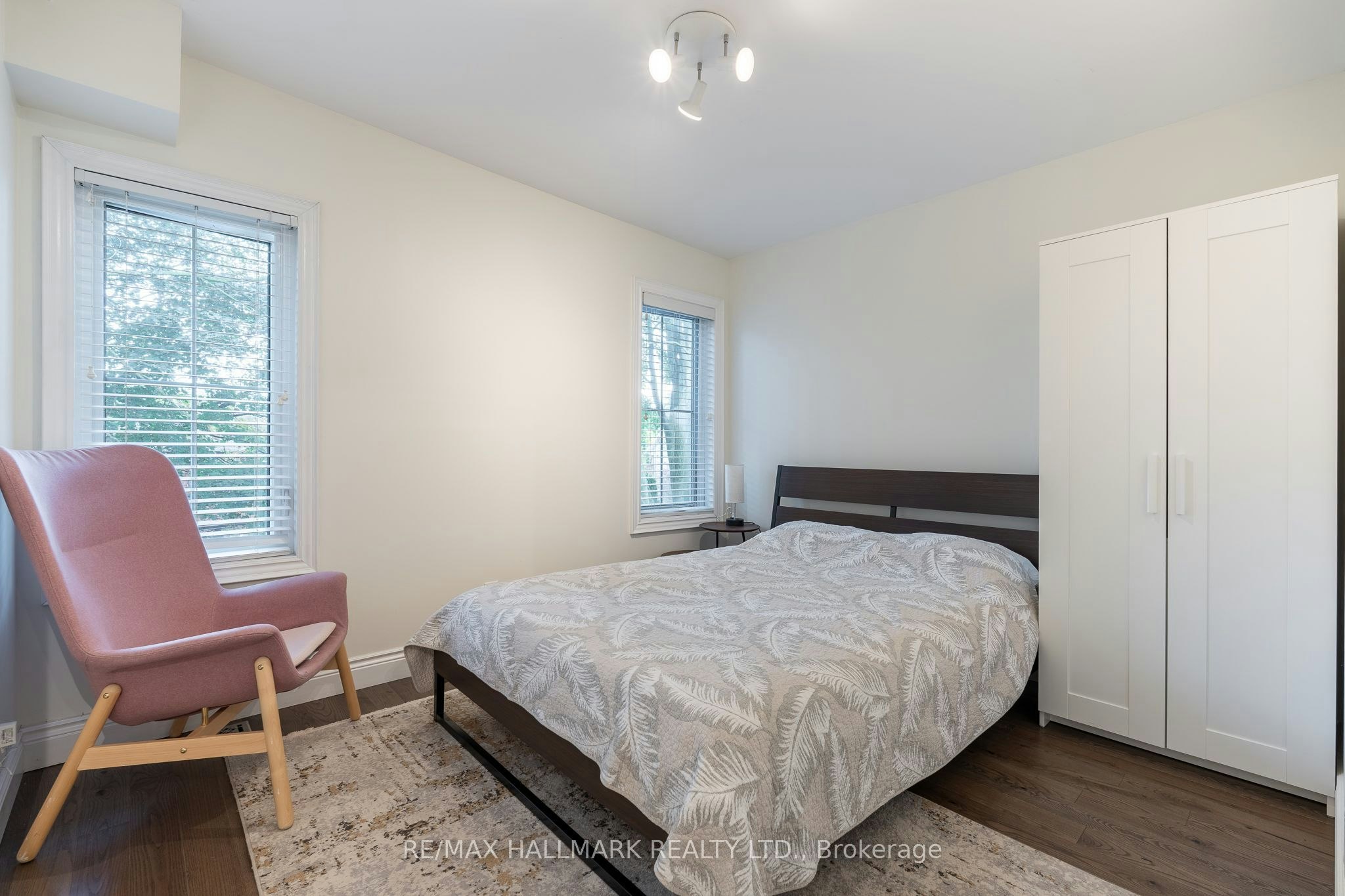 122 Holborne Avenue, Toronto, ON, M4C 2R4 - 17