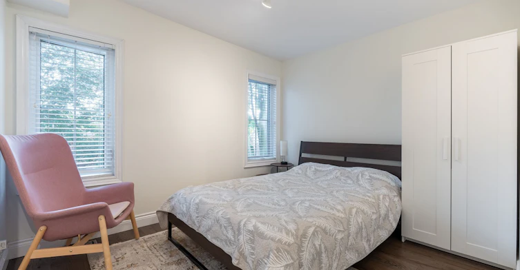 122 Holborne Avenue, Toronto, ON, M4C 2R4 - 17