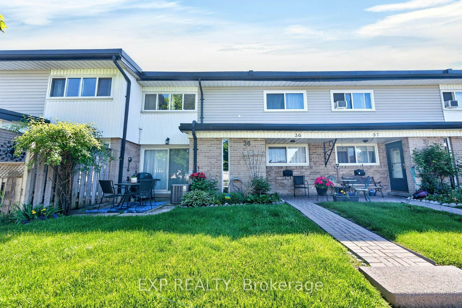 36-925 Bayly Street, Pickering, ON, L1W 1L4