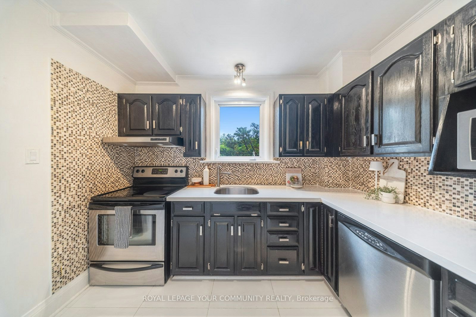 2 Four Oaks Gate, Toronto, ON, M4J 2X2 - 18