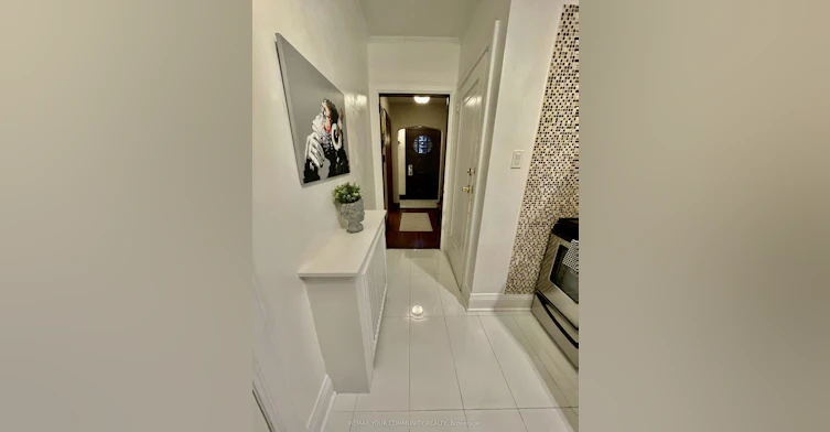 2 Four Oaks Gate, Toronto, ON, M4J 2X2 - 13