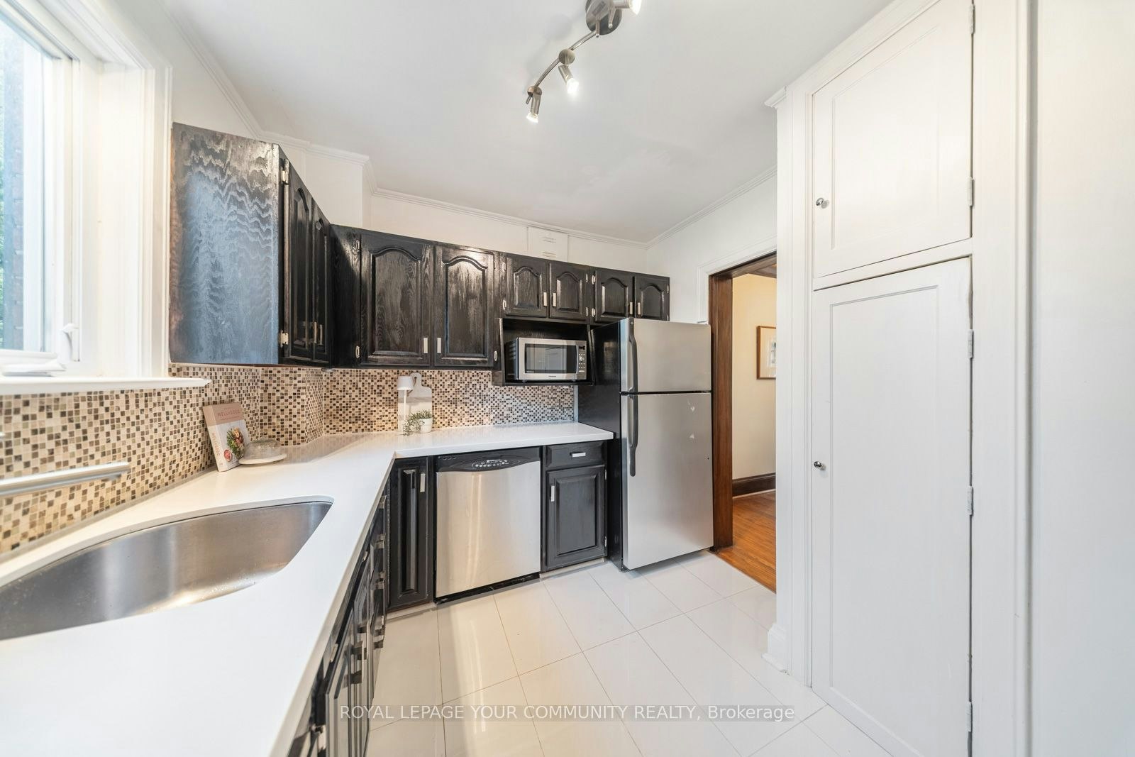 2 Four Oaks Gate, Toronto, ON, M4J 2X2 - 17