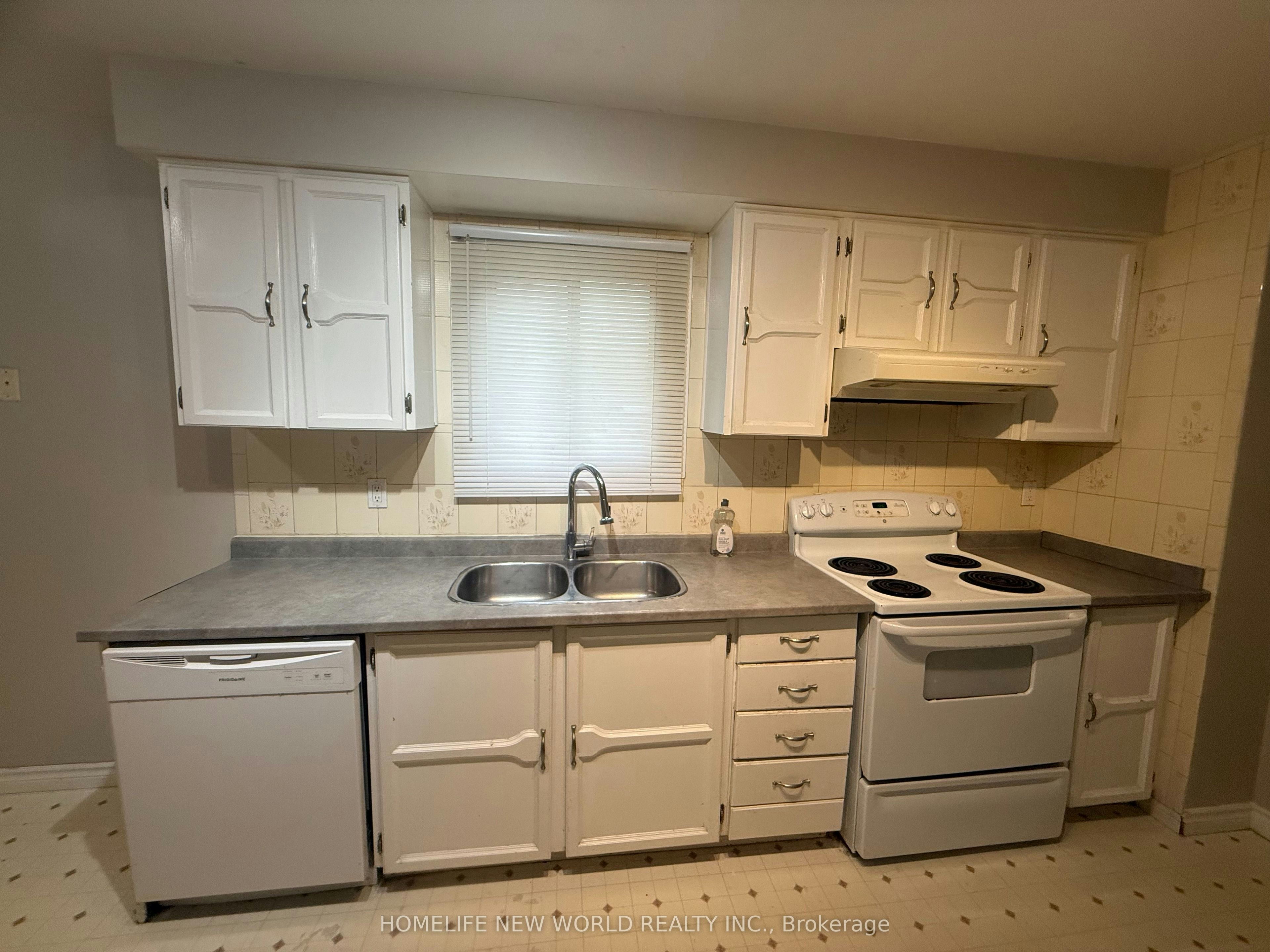 Main, Lower-12 Jacob Drive, Whitby, ON, L1P 1B1 - 6