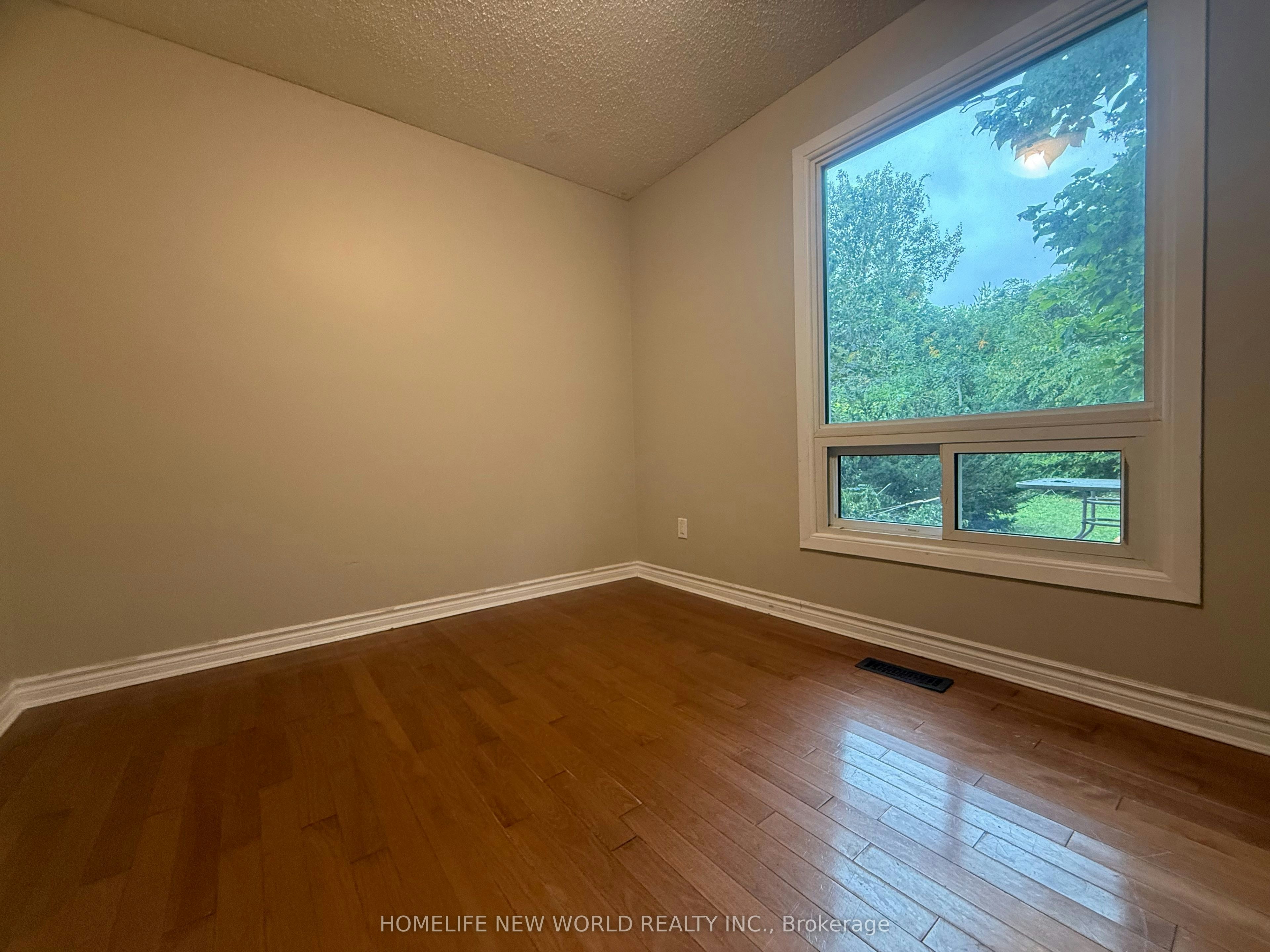 Main, Lower-12 Jacob Drive, Whitby, ON, L1P 1B1 - 11