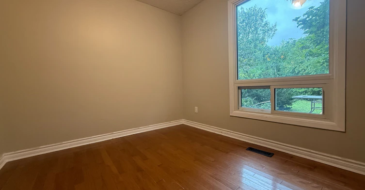 Main, Lower-12 Jacob Drive, Whitby, ON, L1P 1B1 - 11