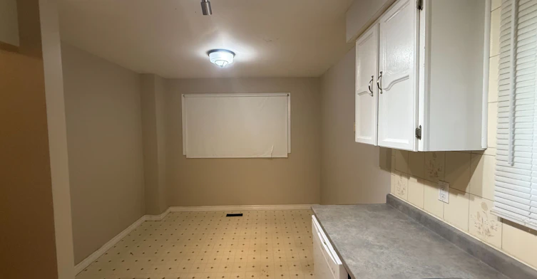 Main, Lower-12 Jacob Drive, Whitby, ON, L1P 1B1 - 4