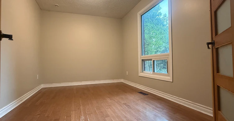 Main, Lower-12 Jacob Drive, Whitby, ON, L1P 1B1 - 10