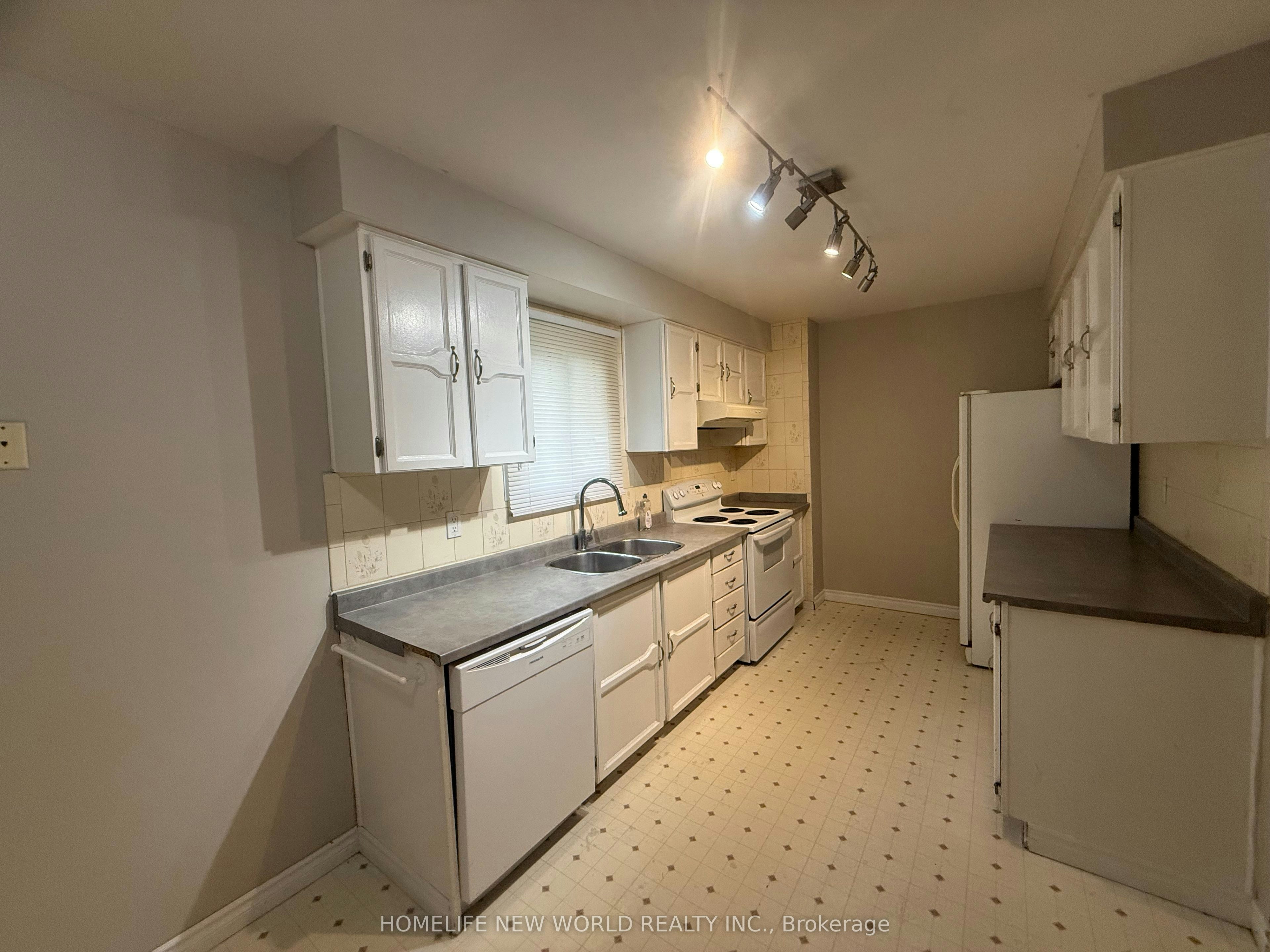Main, Lower-12 Jacob Drive, Whitby, ON, L1P 1B1 - 5