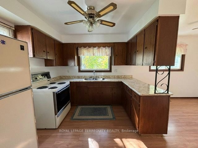 320 Myrtle Road E, Whitby, ON, L1H 7K4 - 8