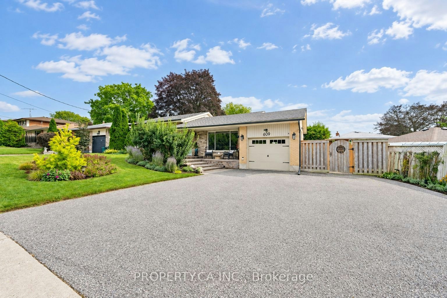 609 Annapolis Avenue, Oshawa, ON, L1J 2Y9