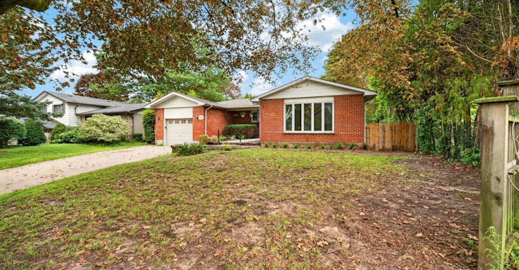 134 Switzer Drive, Oshawa, ON, L1G 3J7 - 3