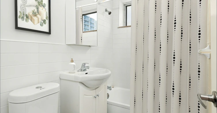 303-190 Cosburn Avenue, Toronto, ON, M4J 2M1 - 7