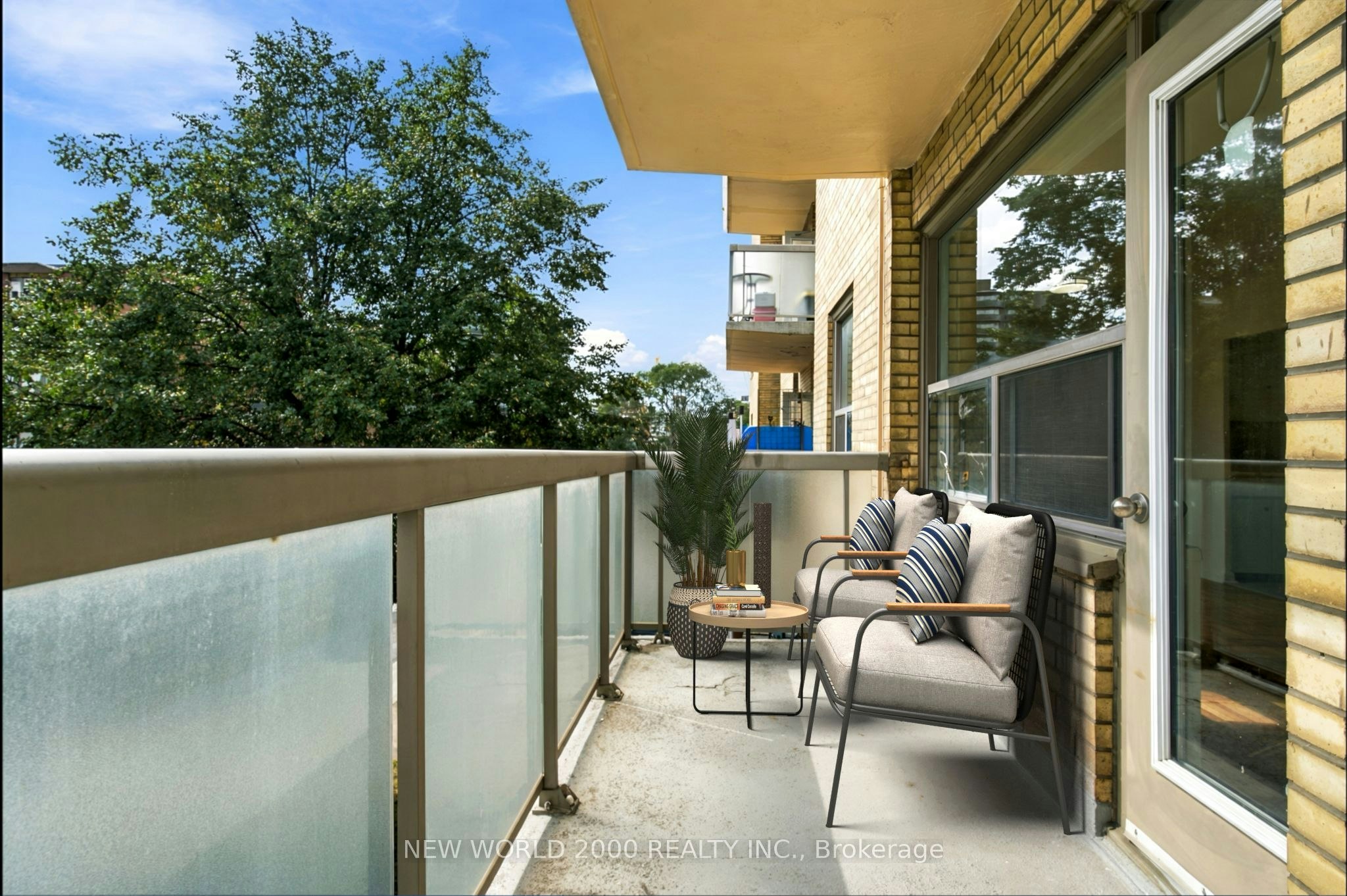 303-190 Cosburn Avenue, Toronto, ON, M4J 2M1 - 6