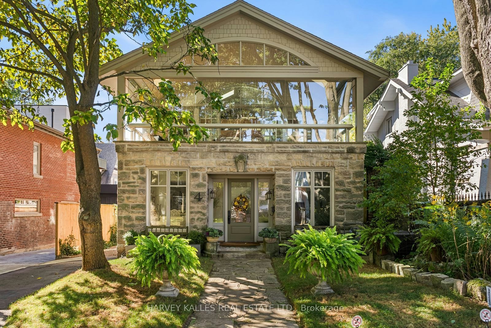 4 Neville Park Boulevard, Toronto, ON, M4E 3P6