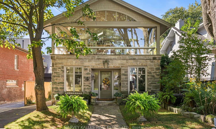4 Neville Park Boulevard