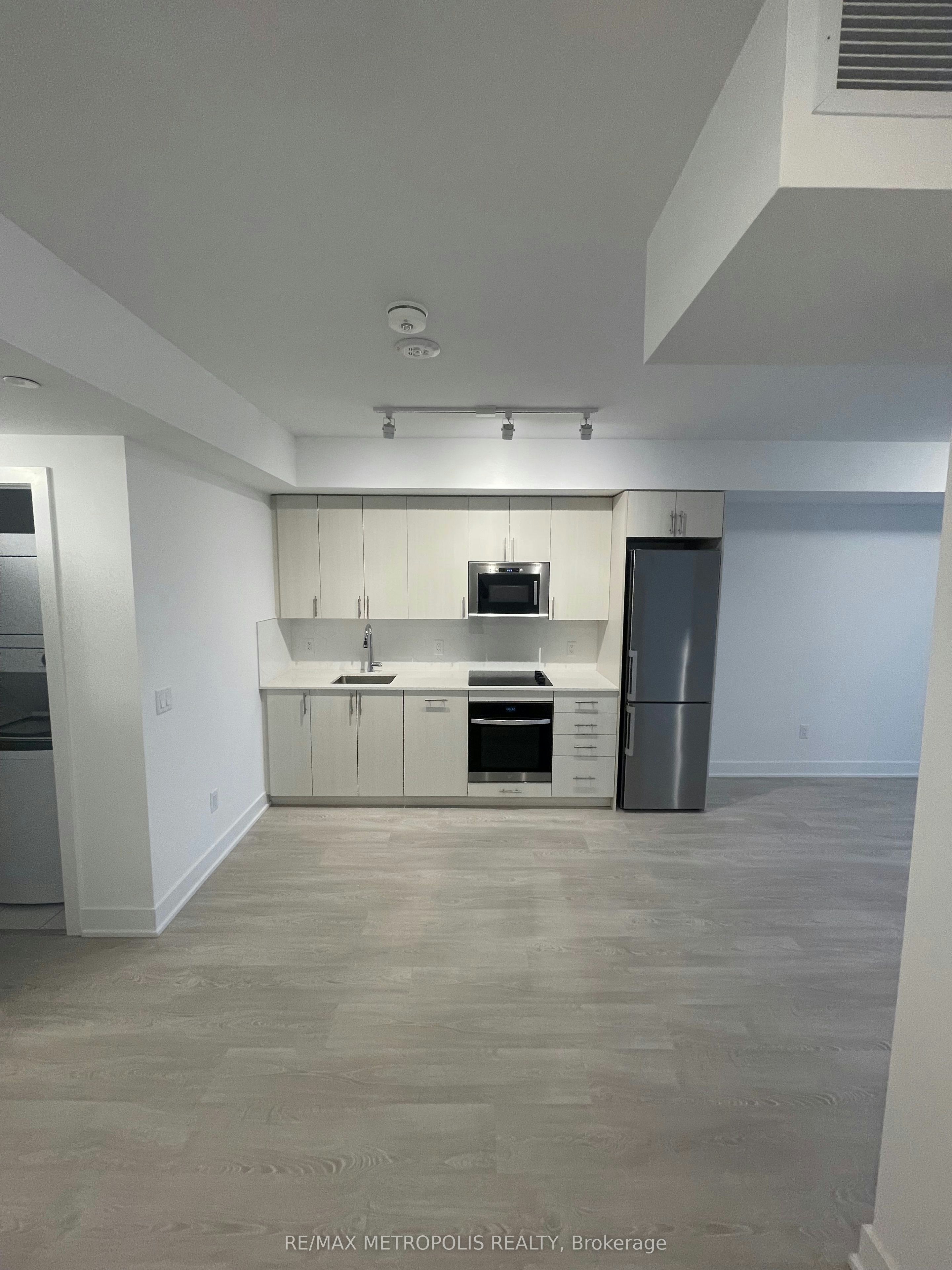 413-2545 Simcoe Street N, Oshawa, ON, L1L 0W3 - 2