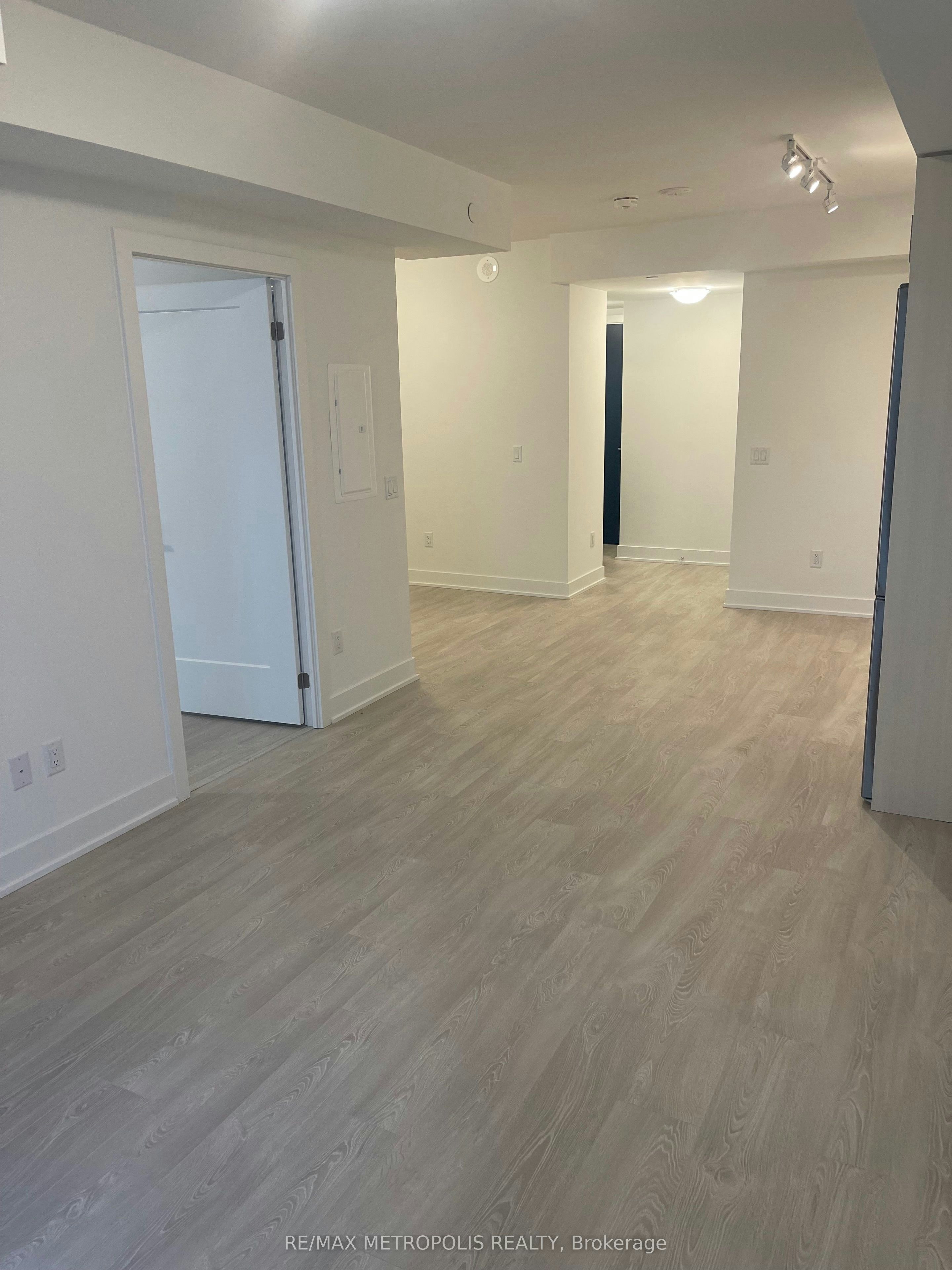 413-2545 Simcoe Street N, Oshawa, ON, L1L 0W3 - 4