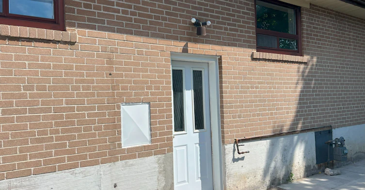 MAIN-797 Zator Avenue, Pickering, ON, L1W 1X8 - 9